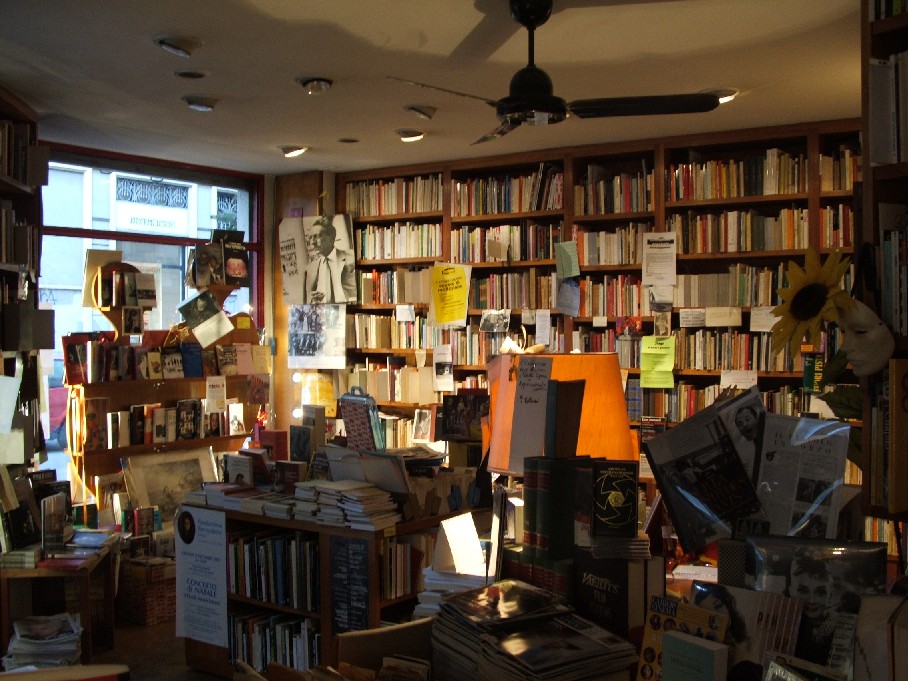 libreria dello spettacolo - via terraggio, 11 - milano